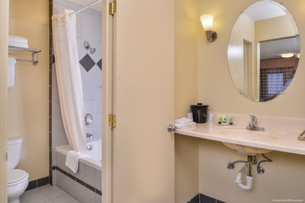 UNIVERSITY INN AND SUITES (Eugene)